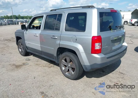 2015 Jeep Patriot High Altitude Edition z USA, uszkodzony, nr VIN 1C4NJRFB9FD218004